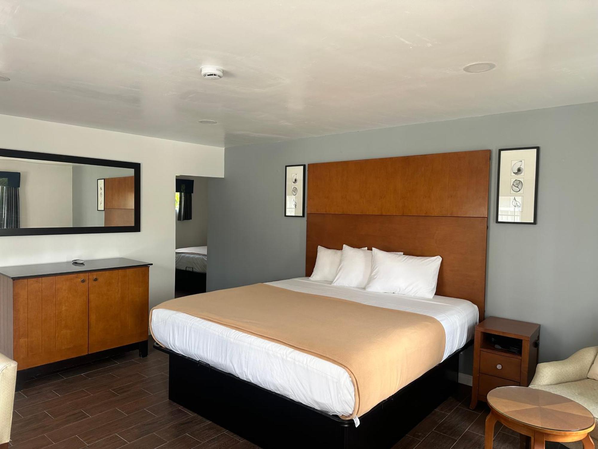 Oceanside Inn & Suites Exteriér fotografie